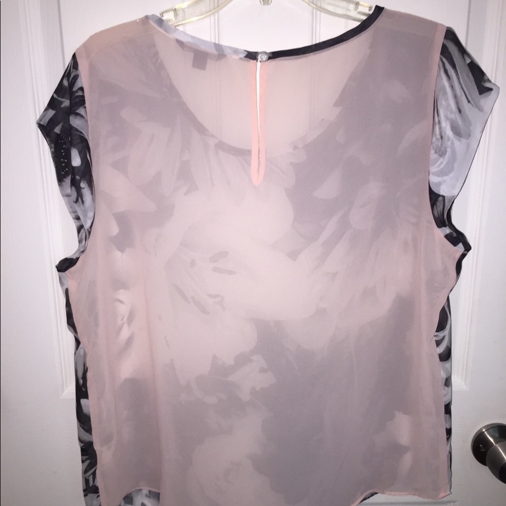 Blouse - Picture 2 of 3